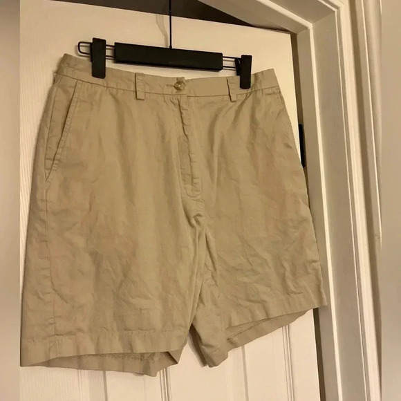 Tommy Hilfiger Golf women's khaki shorts size 10 - Picture 2 of 7